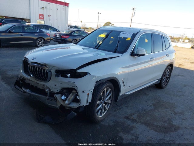 2018 BMW X3 5UXTR9C52JLD57213 Photo 1