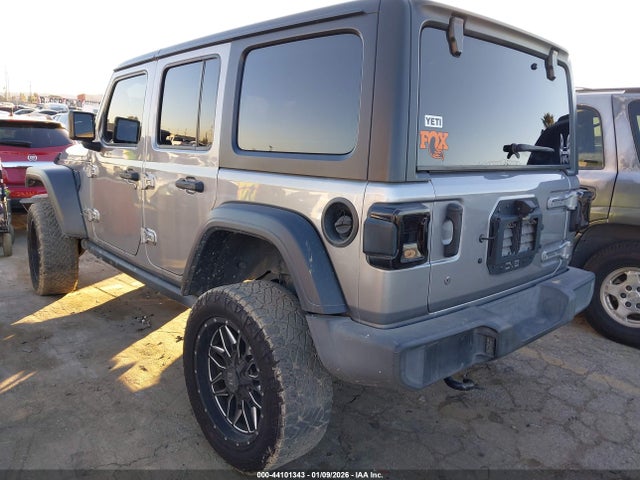1C4HJXDN9LW220253 Jeep Wrangler Unlimited Sport S 4x4