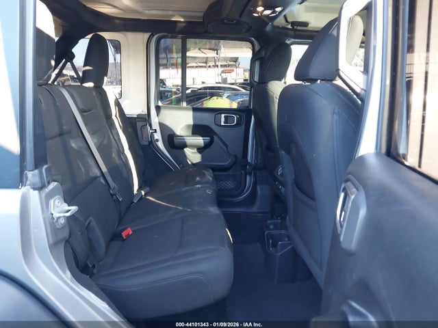 1C4HJXDN9LW220253 Jeep Wrangler Unlimited Sport S 4x4
