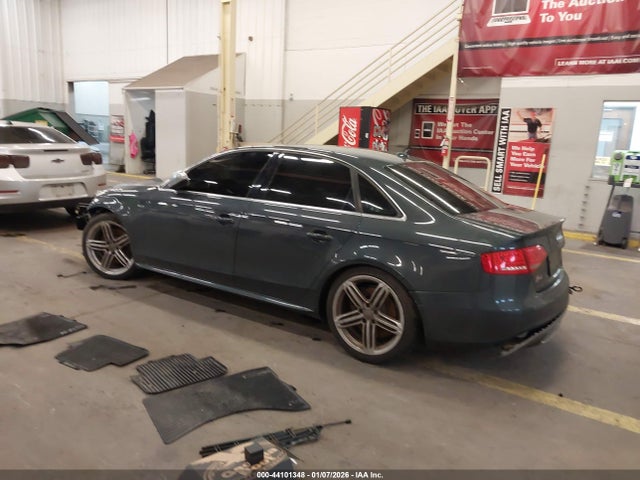 2010 AUDI S4 WAUBGAFL2AA156111 Photo 2