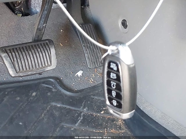 5NPLN4AG4NH064585 Hyundai ELANTRA SEL