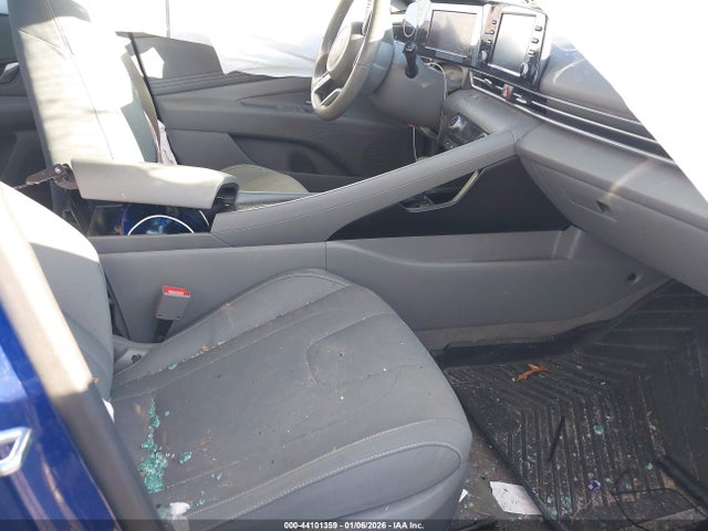 5NPLN4AG4NH064585 Hyundai ELANTRA SEL