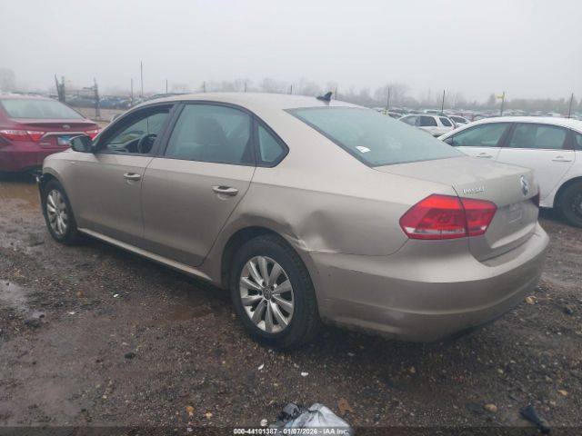 2015 VOLKSWAGEN PASSAT 1VWAT7A35FC026109 Photo 2