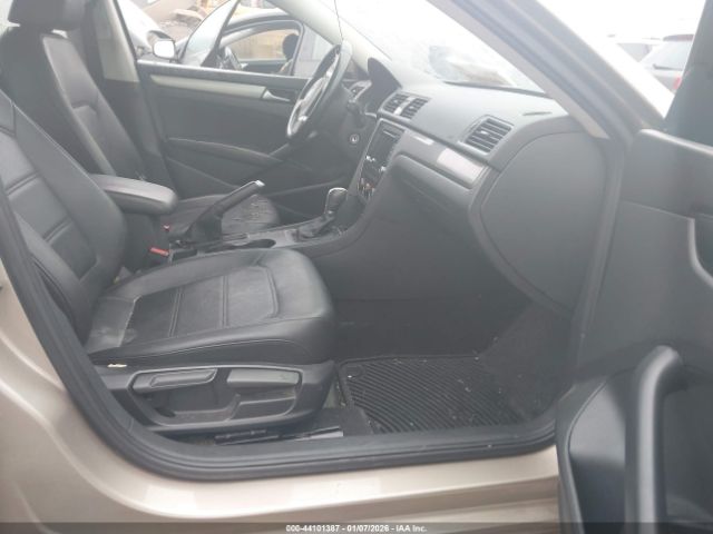 2015 VOLKSWAGEN PASSAT 1VWAT7A35FC026109 Photo 4