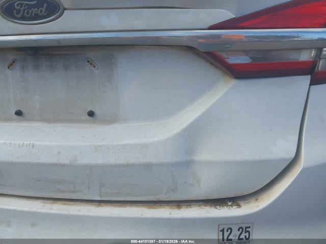 Ford FUSION S 2018 3FA6P0G7XJR241368 Image 17