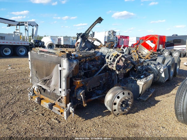 44101558 :رقم المزاد ، 1XPBD49X3ED218260 vin ، 2014 Peterbilt 579 مزاد بيع