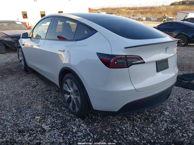 2023 TESLA MODEL Y 7SAYGAEEXPF829228 Photo 2