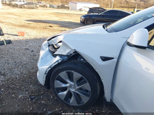 2023 TESLA MODEL Y 7SAYGAEEXPF829228 Photo 5