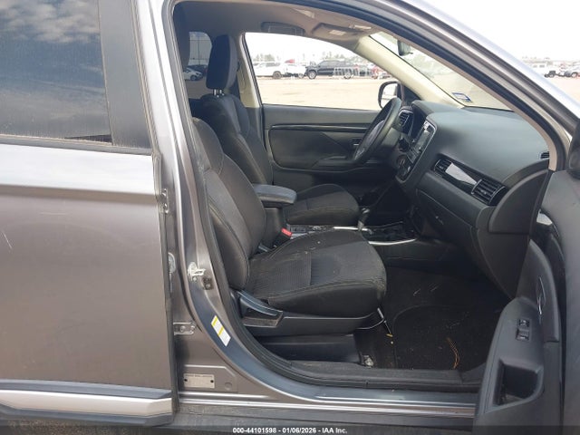 2019 MITSUBISHI OUTLANDER JA4AZ3A38KZ012166 Photo 4