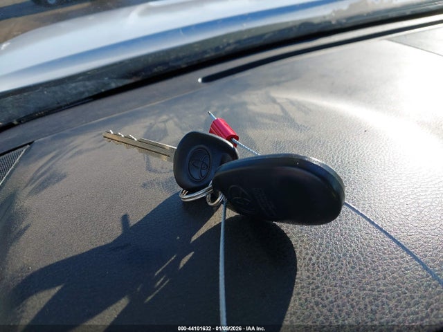5TFDY5F15GX512426 Toyota Tundra Sr5 5.7l V8