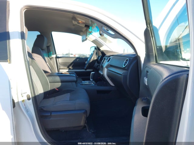 5TFDY5F15GX512426 Toyota Tundra Sr5 5.7l V8