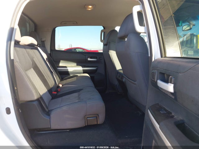 5TFDY5F15GX512426 Toyota Tundra Sr5 5.7l V8