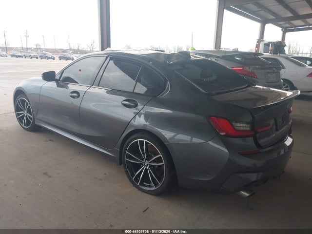 2021 BMW 330I 3MW5R1J07M8B92476 Photo 2