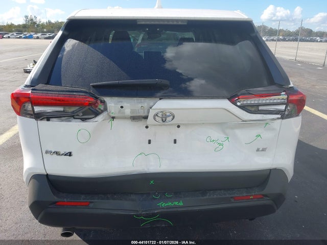 2024 Toyota Rav4 Le მანქანა იყიდება აუქციონზე, vin: 2T3H1RFV7RC301933, აუქციონის ნომერი: 44101722