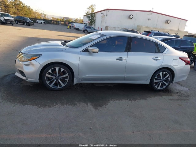 1N4AL3AP6HN303538 Nissan Altima 2.5 Sr