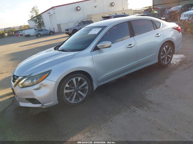 1N4AL3AP6HN303538 Nissan Altima 2.5 Sr