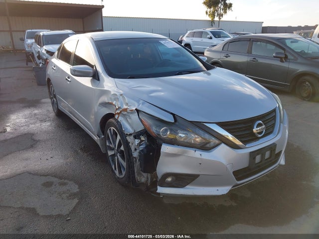 1N4AL3AP6HN303538 Nissan Altima 2.5 Sr