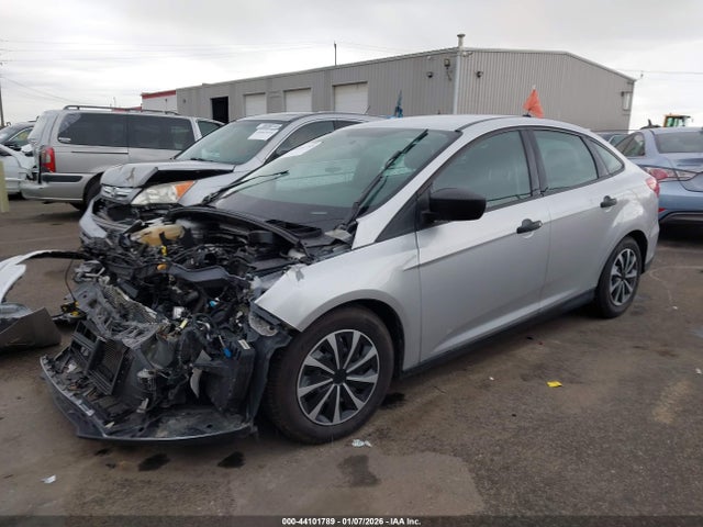 Ford FOCUS S 2016 1FADP3E27GL397648 Image 2