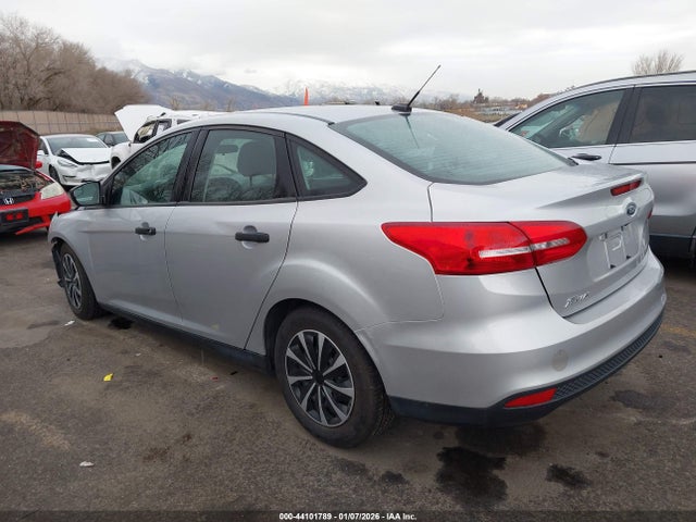 Ford FOCUS S 2016 1FADP3E27GL397648 Image 3