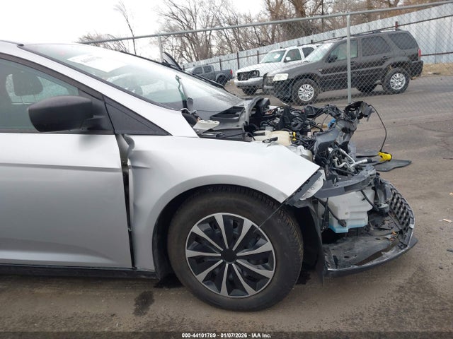 Ford FOCUS S 2016 1FADP3E27GL397648 Image 6