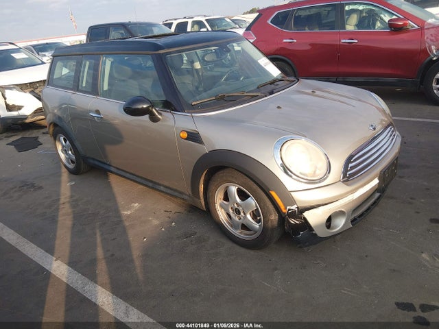 2009 MINI COOPER CLUBMAN WMWML33569TN68523 Photo 0
