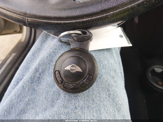 2009 MINI COOPER CLUBMAN WMWML33569TN68523 Photo 10