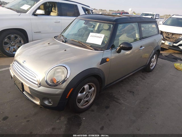 2009 MINI COOPER CLUBMAN WMWML33569TN68523 Photo 1