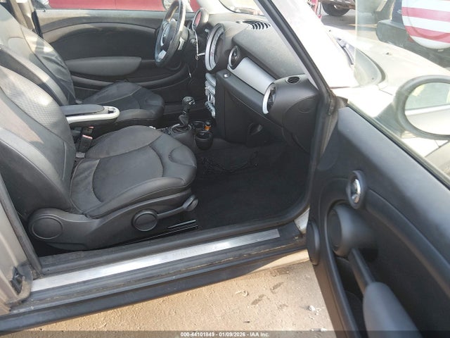 2009 MINI COOPER CLUBMAN WMWML33569TN68523 Photo 4