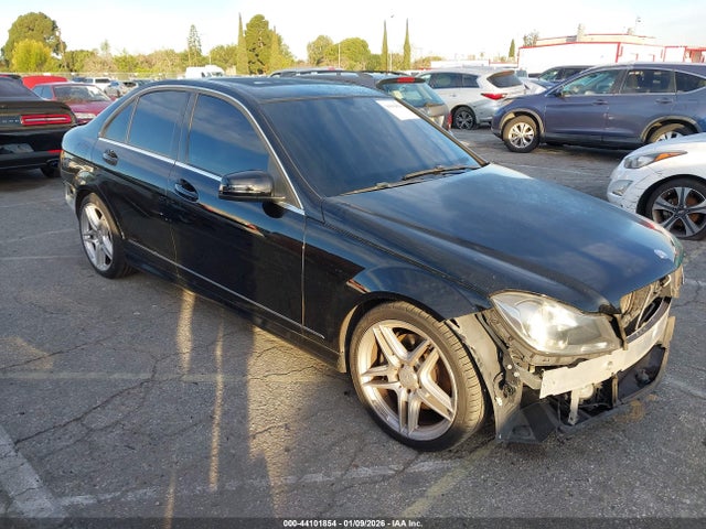 2013 MERCEDES-BENZ C 350 WDDGF5HBXDA825307