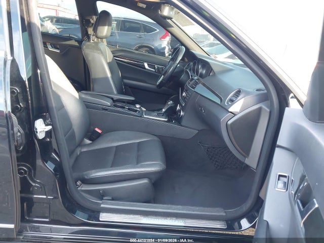 2013 MERCEDES-BENZ C 350 WDDGF5HBXDA825307 Photo 4