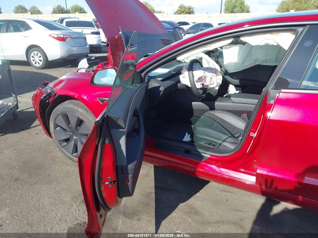 2025 TESLA MODEL 3 5YJ3E1EA5SF053092 Photo 4