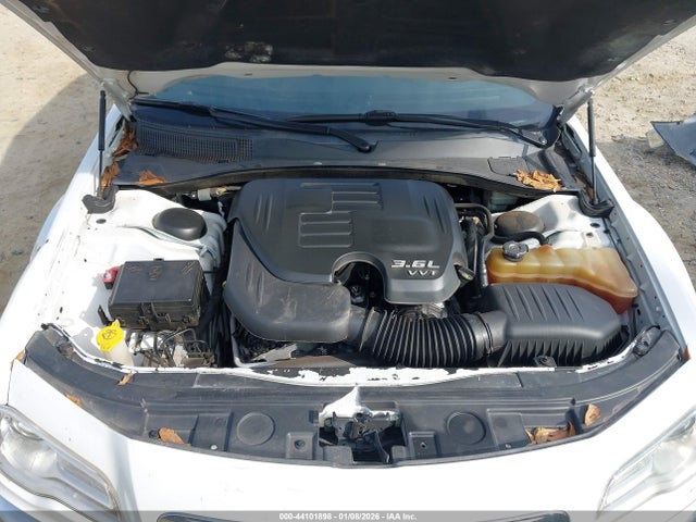 Продажа на аукционе авто 2014 Chrysler 300, vin: 2C3CCAAG0EH276384, номер лота: 44101898