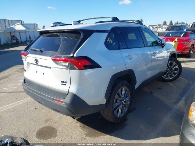 Toyota Rav4 Xle Premium 2024 JTMA1RFVXRJ042353 Image 4