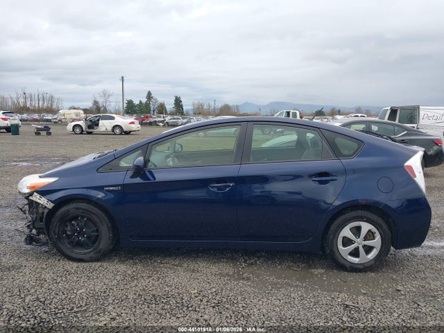 Toyota Prius Two 2015 JTDKN3DU0F0443217 Image 15