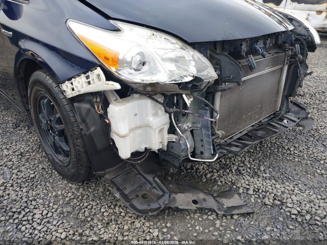 Toyota Prius Two 2015 JTDKN3DU0F0443217 Image 18