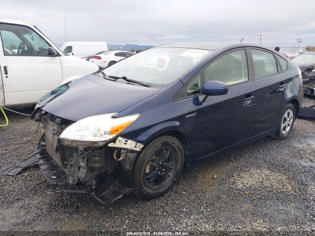 Toyota Prius Two 2015 JTDKN3DU0F0443217 Image 2