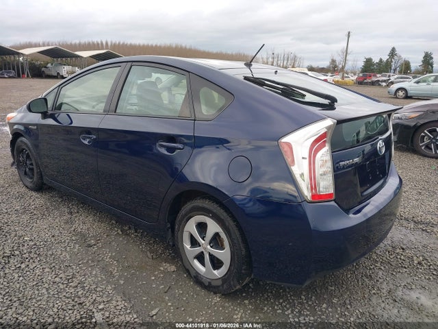 Toyota Prius Two 2015 JTDKN3DU0F0443217 Image 3