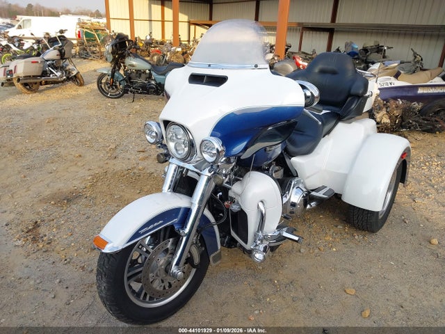 2015 HARLEY-DAVIDSON FLHTCUTG 1HD1MAL14FB854181 Photo 1