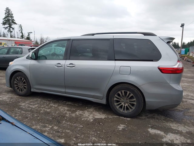 5TDYZ3DC7JS950840 Toyota Sienna Xle Premium 8 Passenger