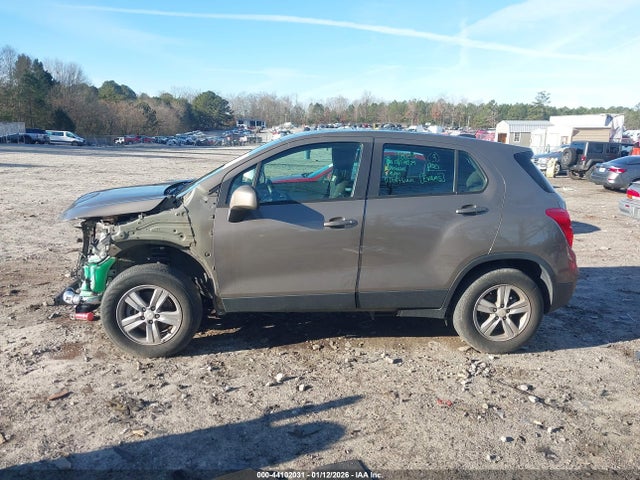 KL7CJNSM9MB375805 Chevrolet Trax Awd Ls