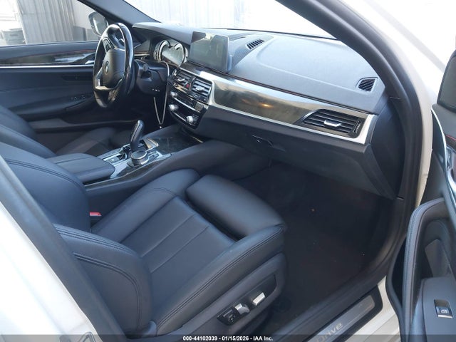 WBAJA9C52JB250596 BMW 530e Iperformance