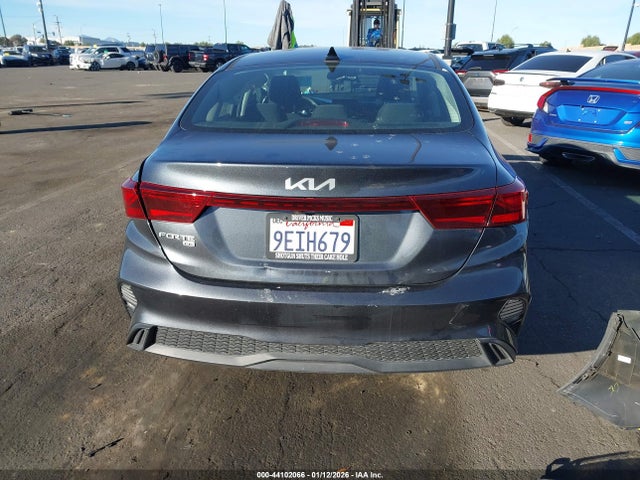 3KPF24AD5PE568520 KIA FORTE LX