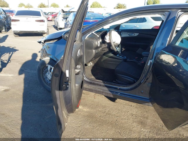 3KPF24AD5PE568520 KIA FORTE LX