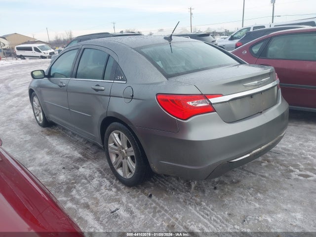 2013 CHRYSLER 200 1C3CCBBB7DN656014 Photo 2