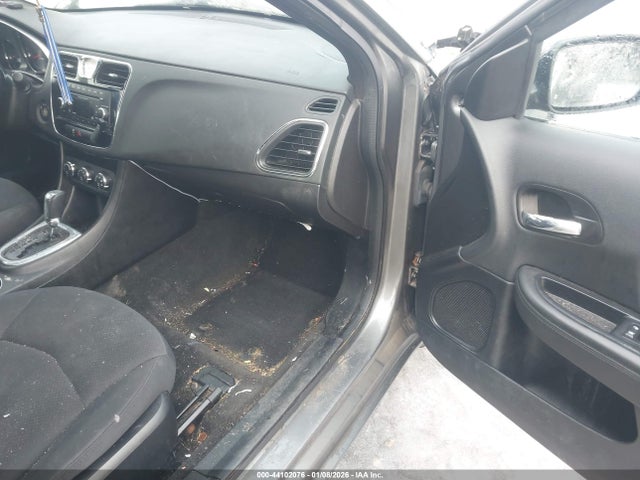 2013 CHRYSLER 200 1C3CCBBB7DN656014 Photo 4