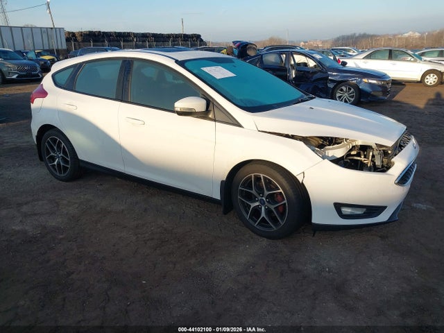 Ford FOCUS SEL 2018 1FADP3M28JL215769 Image 1