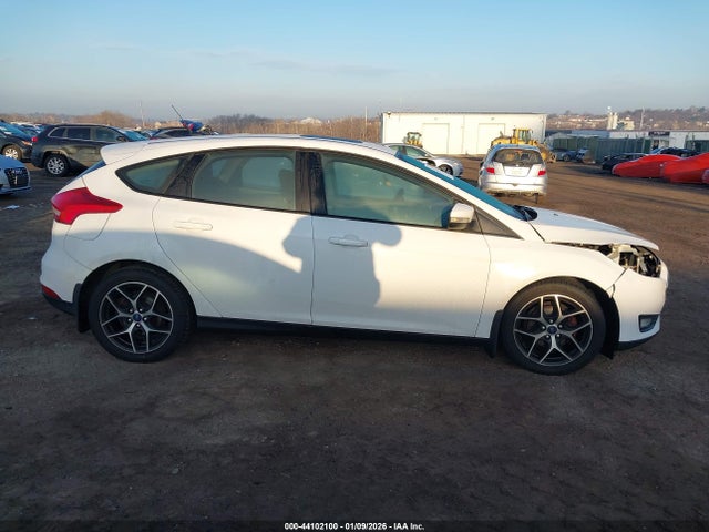 Ford FOCUS SEL 2018 1FADP3M28JL215769 Image 12