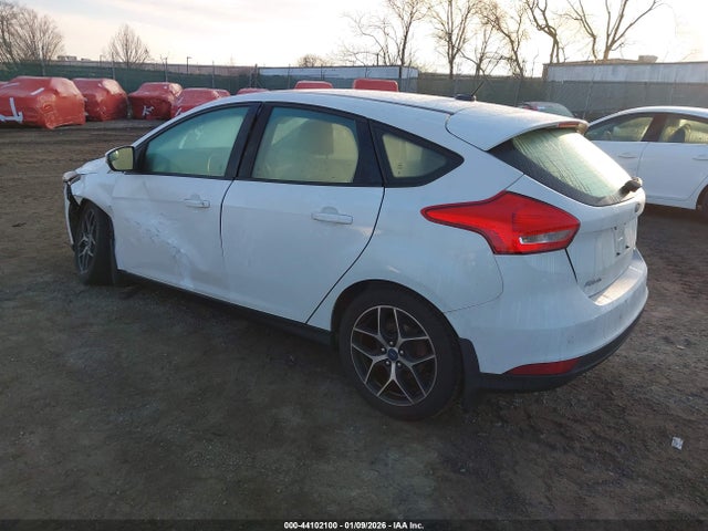 Ford FOCUS SEL 2018 1FADP3M28JL215769 Image 3
