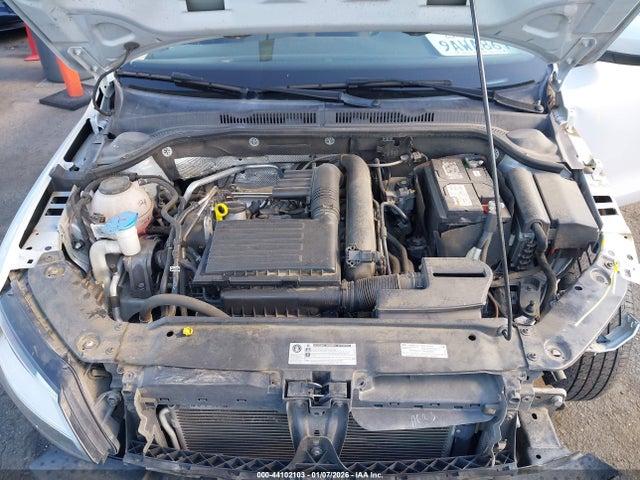 3VW2B7AJ8JM260841 Volkswagen Jetta 1.4t S