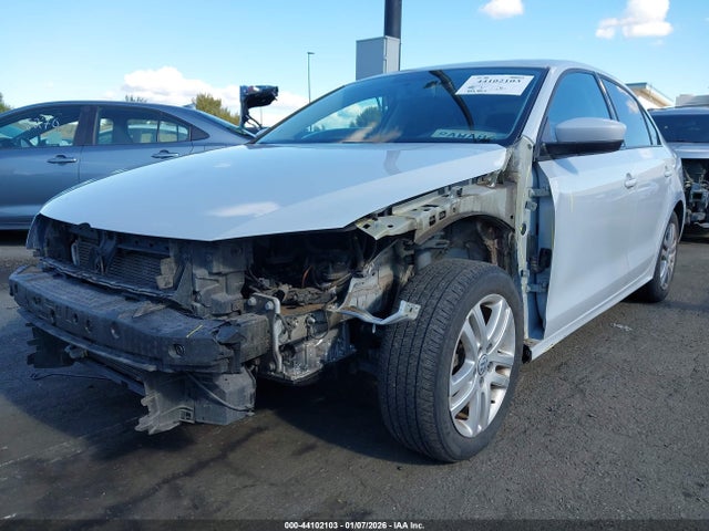 3VW2B7AJ8JM260841 Volkswagen Jetta 1.4t S